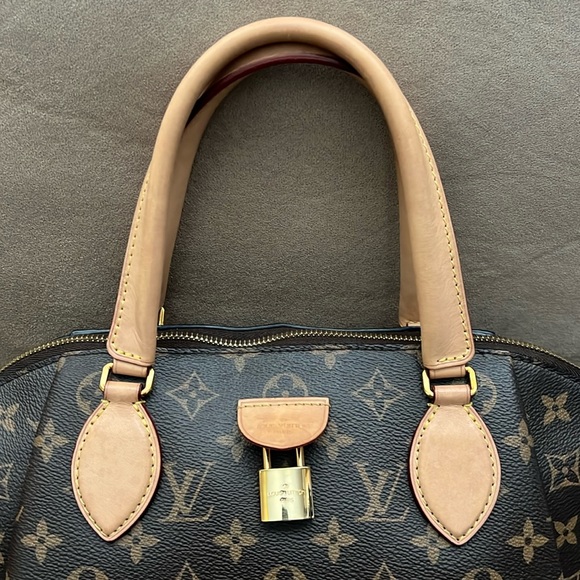 A92- 💯% authentic Louis Vuitton Rivori MM - Picture 8 of 16